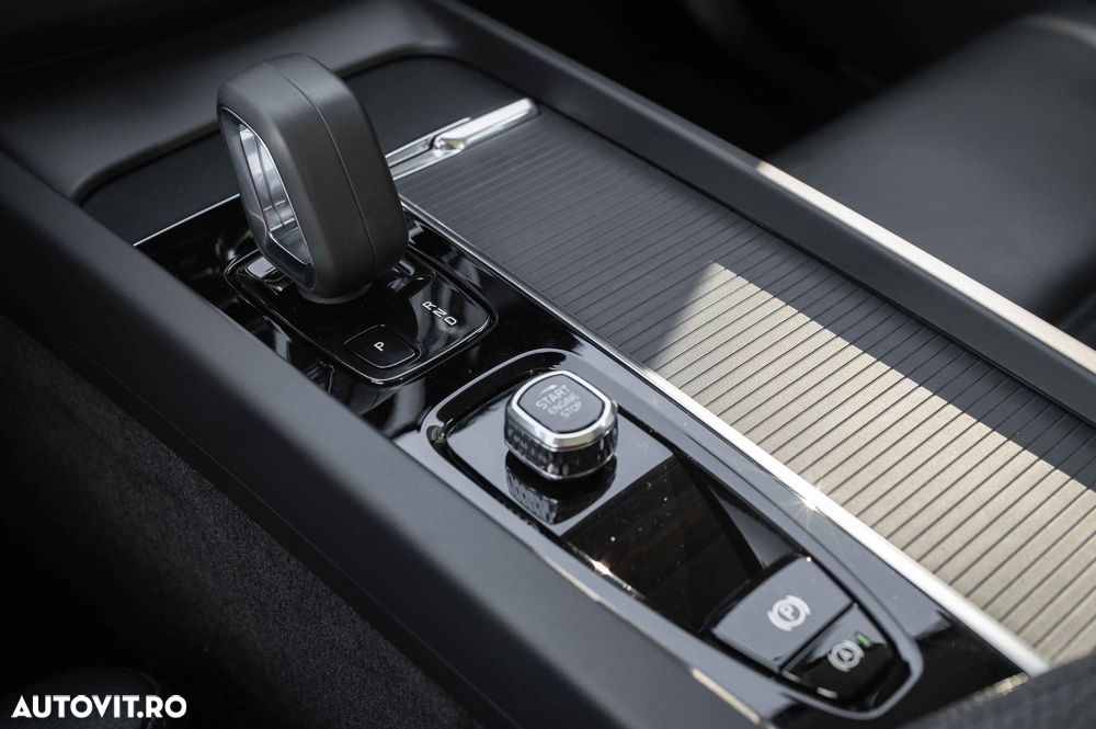 Volvo XC 60 T6 AWD Recharge Geartronic Inscription - 29