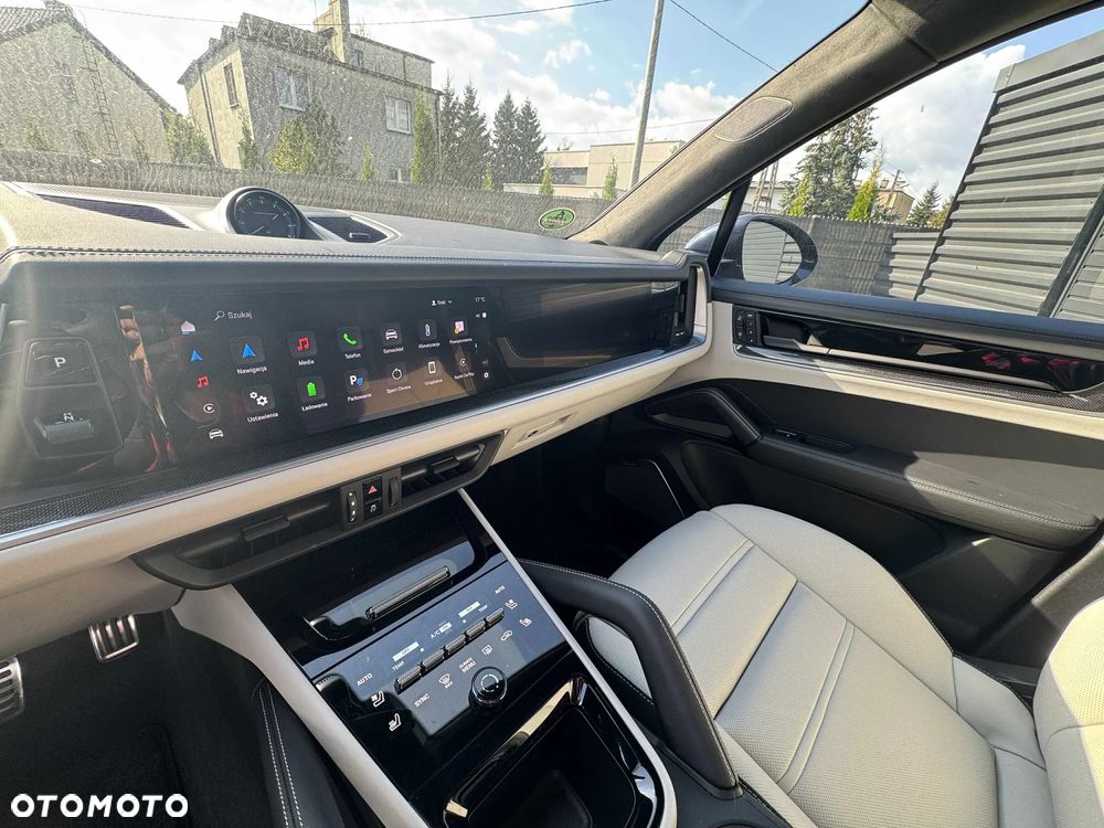 Porsche Cayenne Turbo E-Hybrid PHEV - 7