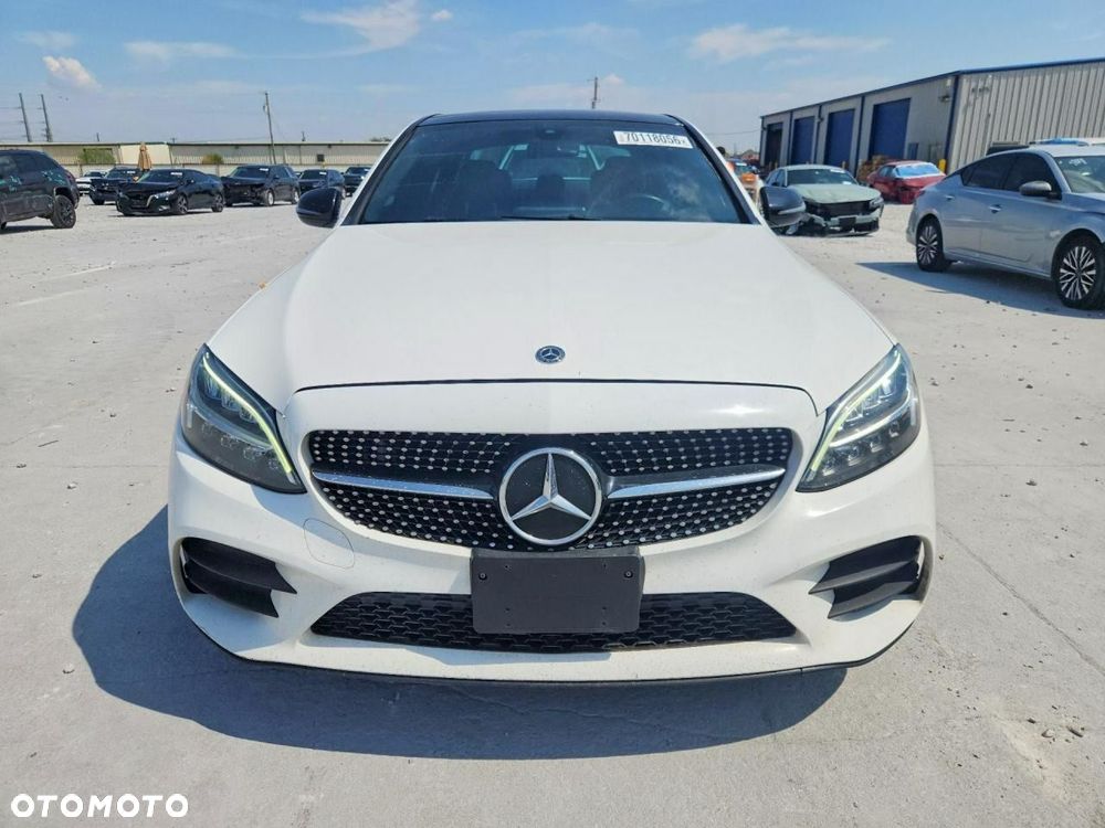 Mercedes-Benz Klasa C 300 9G-TRONIC AMG Line - 2