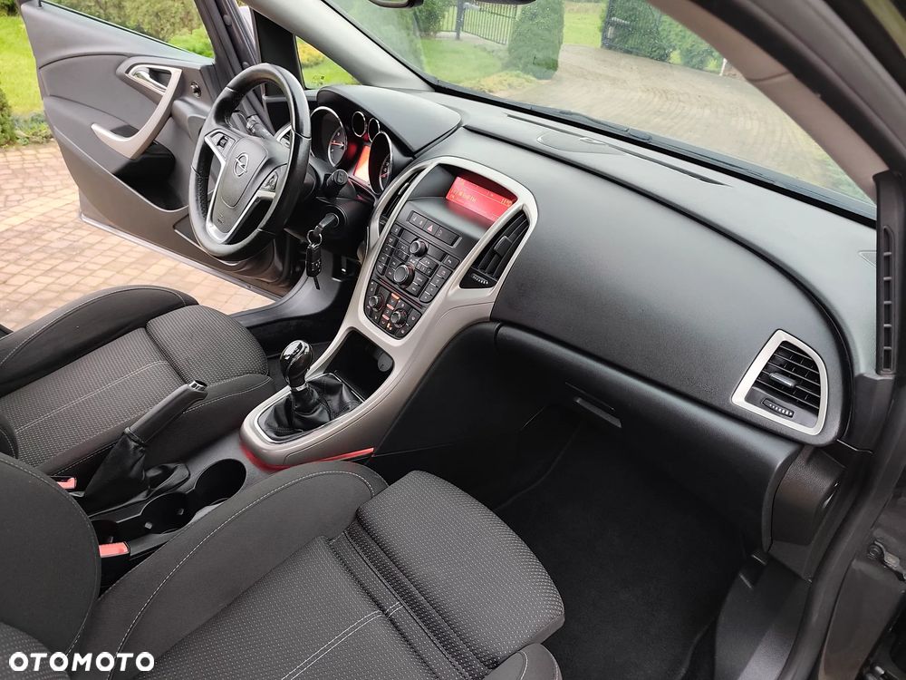 Opel Astra 1.6 Design Edition - 23
