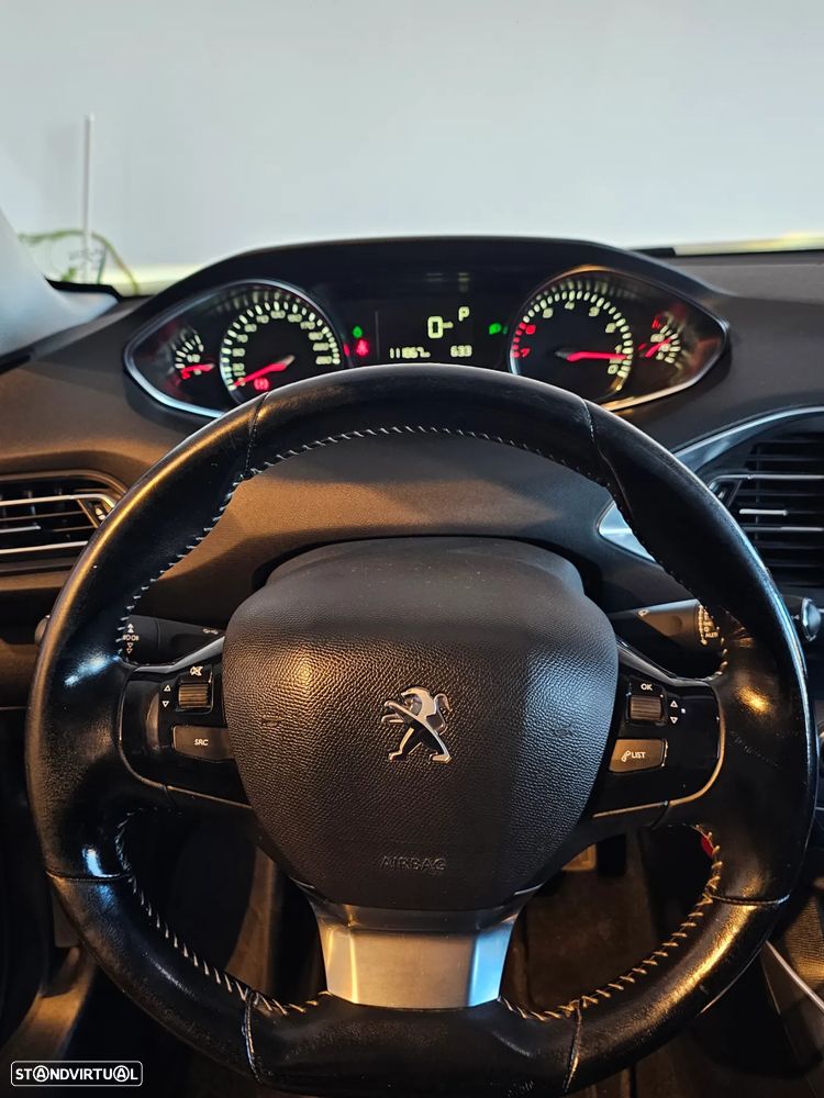 Peugeot 308 1.2 PureTech Allure EAT6 - 25