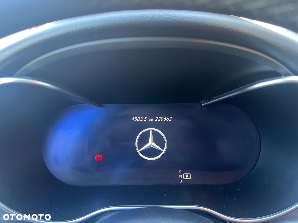 Mercedes-Benz Klasa C 200 d 9G-TRONIC - 33