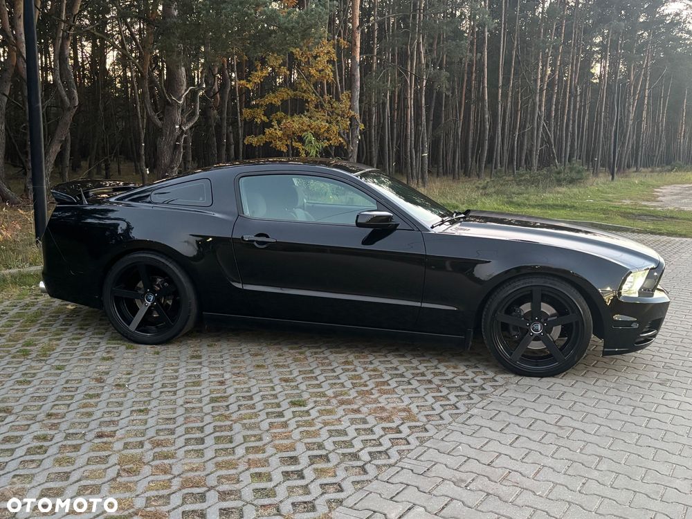 Ford Mustang 2013 photo 2