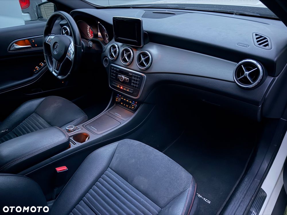 Mercedes-Benz GLA 220 CDI 7G-DCT AMG Line - 19