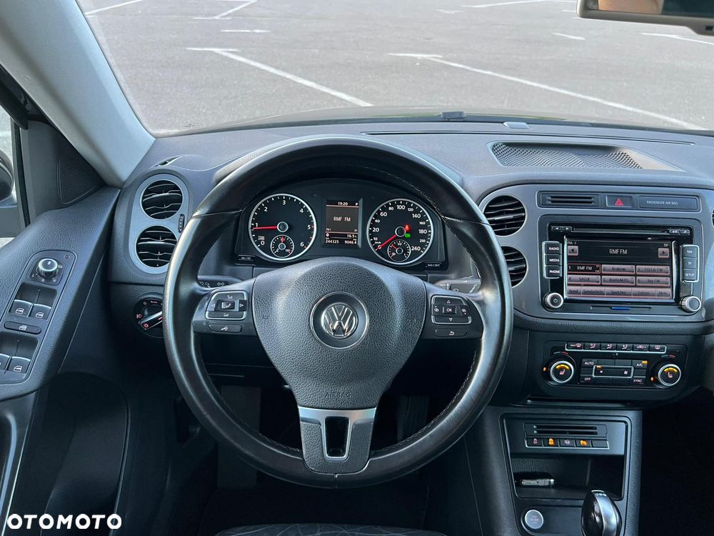 Volkswagen Tiguan 2.0 TDI DPF 4Motion BlueMotion Technology DSG Exclusive - 28
