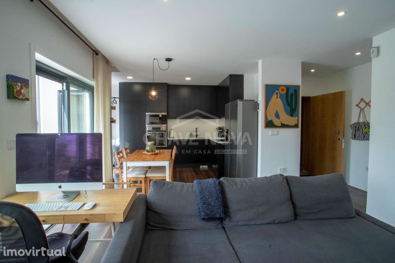 Apartamento T2 com Terraço e jardim privado de aproximadamente 130m2 - Grande imagem: 2/30