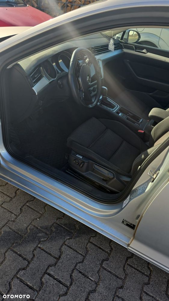 Volkswagen Passat 2.0 TDI SCR DSG Business - 5