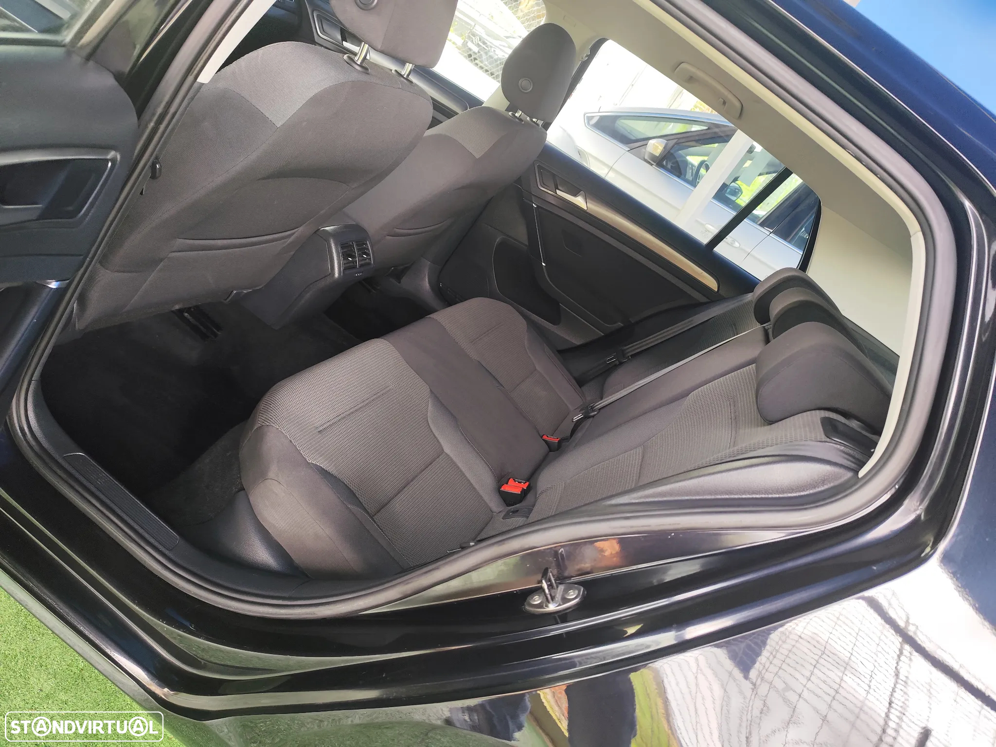 VW Golf 1.6 TDi Confortline - 24