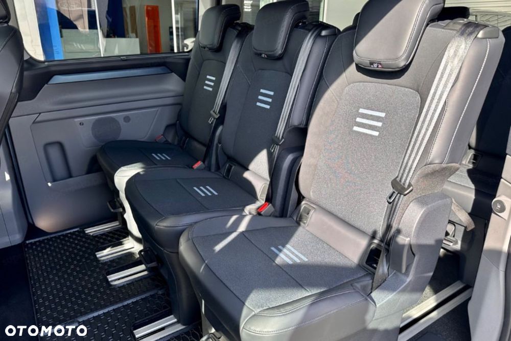 Ford Tourneo Custom - 9