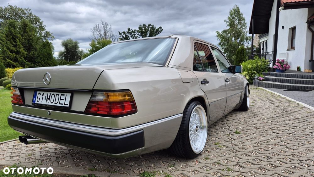 Mercedes-Benz W124 (1984-1993) ver-300-gd - 2