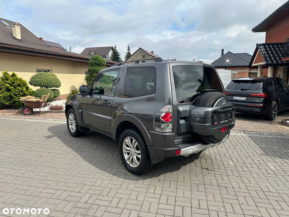 Mitsubishi Pajero - 7