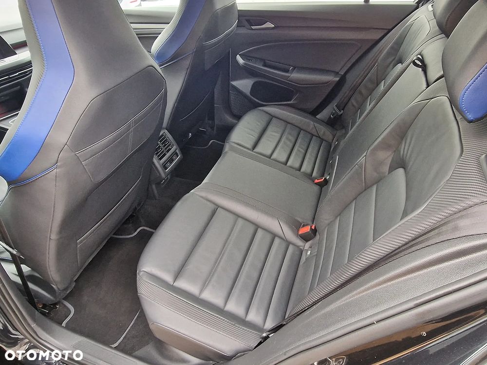 Volkswagen Golf - 10