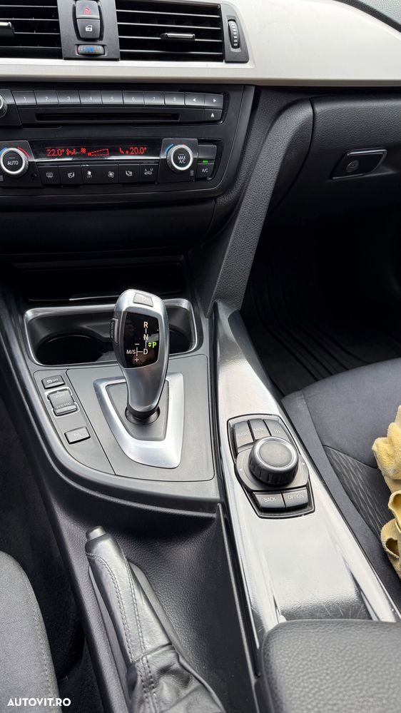 BMW Seria 3 320d DPF Aut. Edition Exclusive - 12