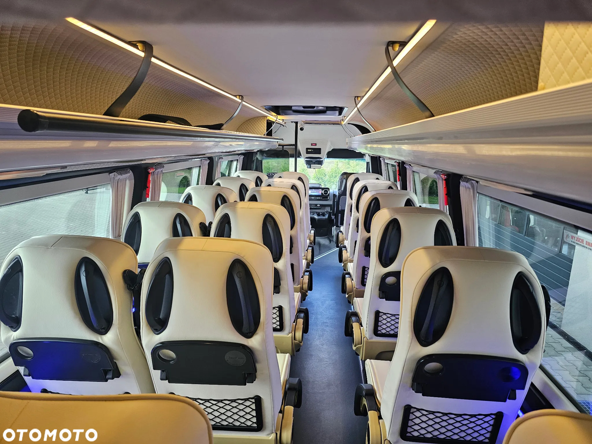 Mercedes-Benz Sprinter 519 - 12