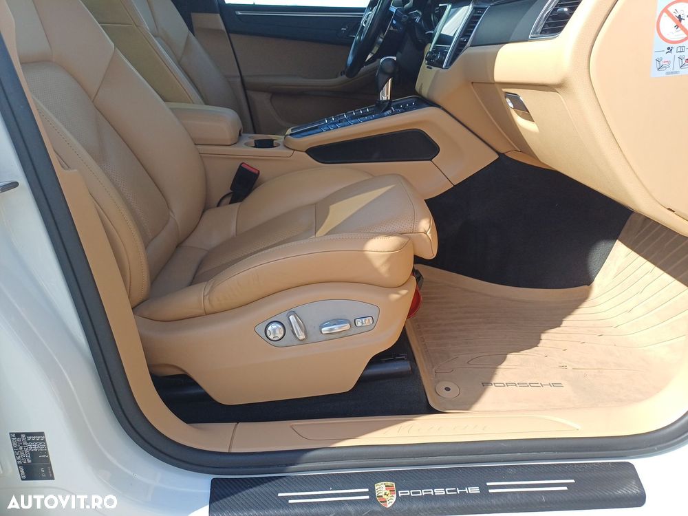 Porsche Macan - 28