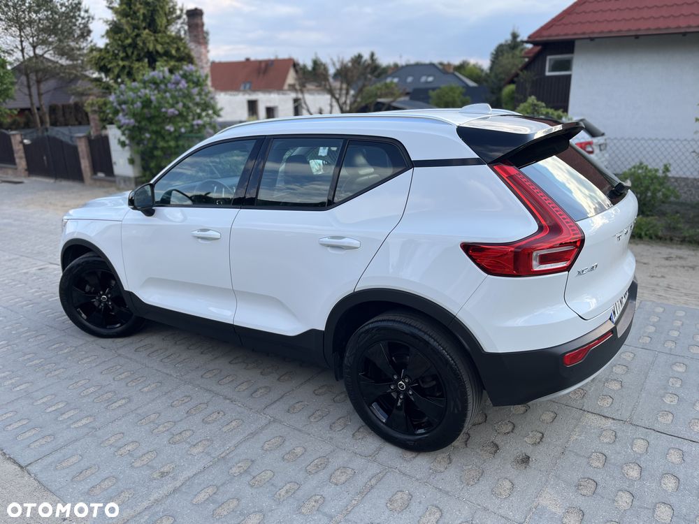Volvo XC 40 T3 Momentum Pro - 32