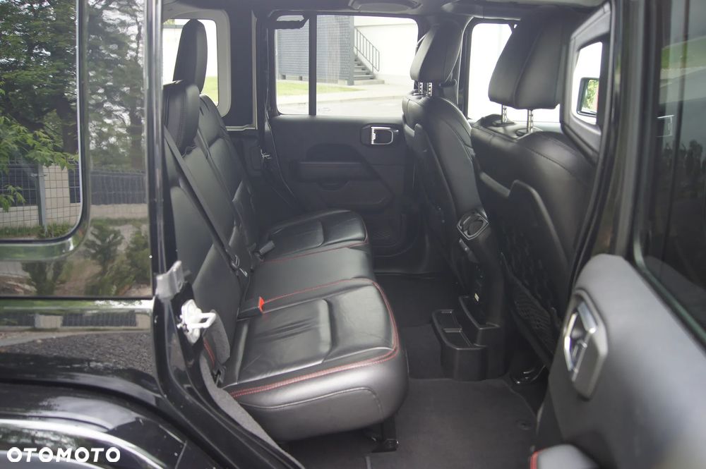Jeep Wrangler - 24