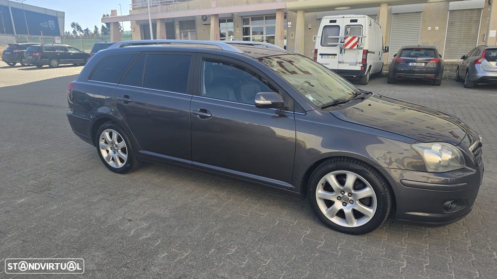 Toyota Avensis SW 2.0 D-4D - 5