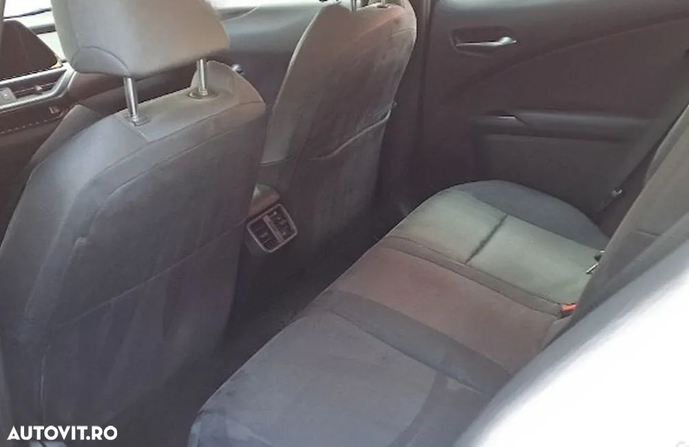 Lexus UX 250h Business Edition - 8