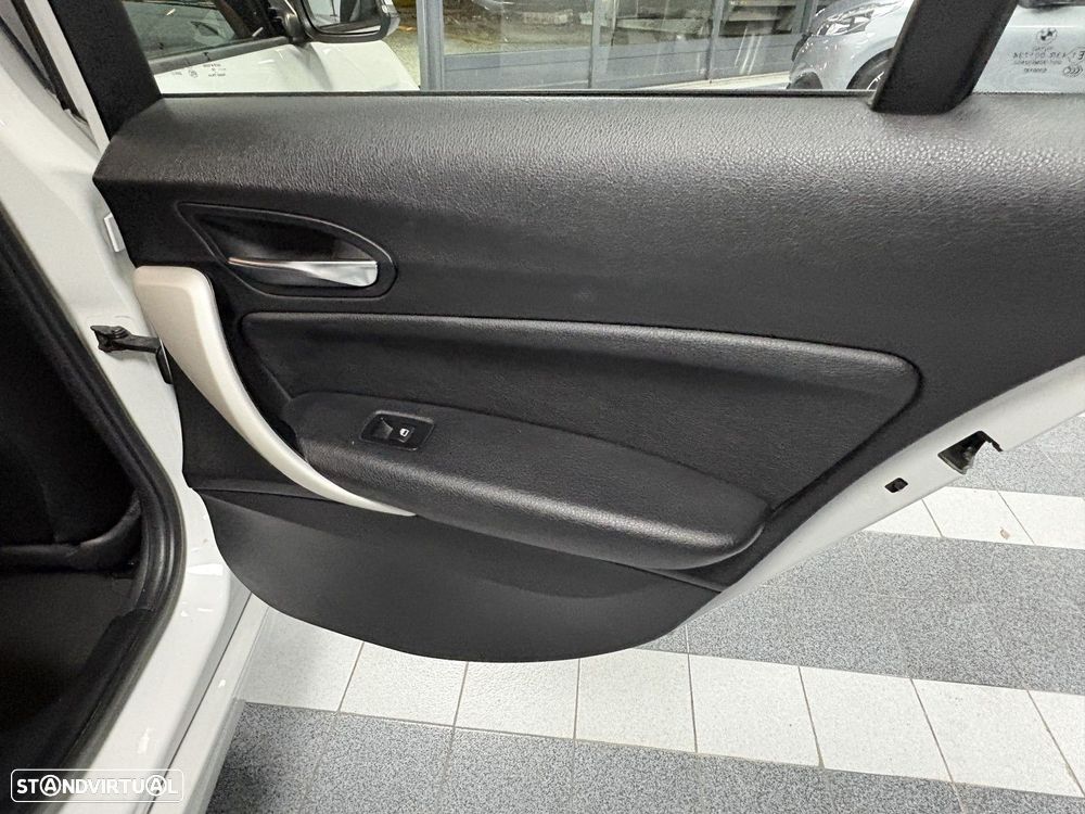 BMW 116 d Advantage Auto - 19