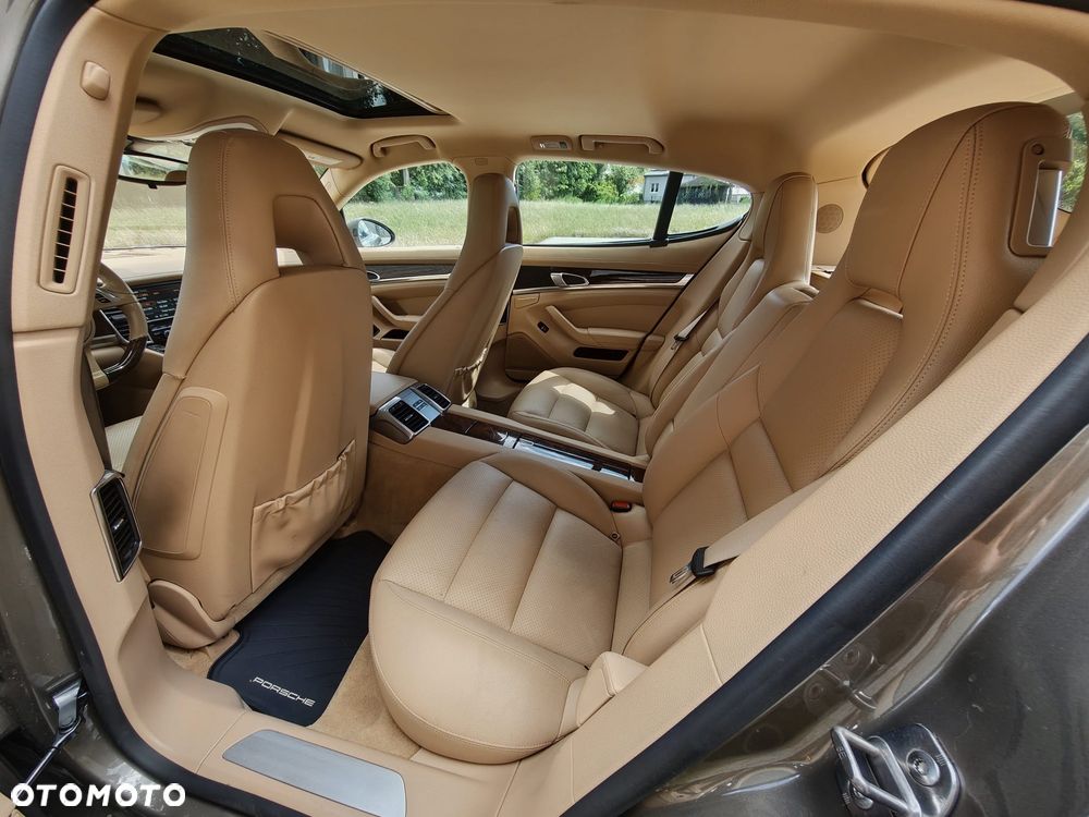 Porsche Panamera Platinum Edition PDK - 14
