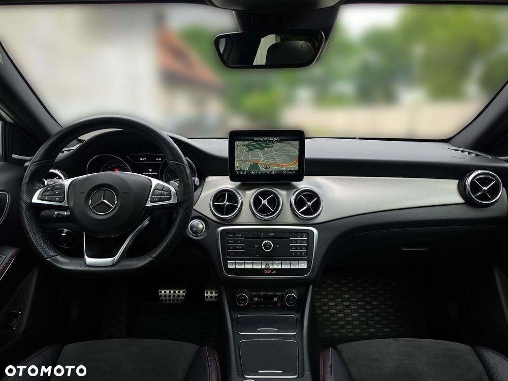 Mercedes-Benz GLA 220 4-Matic - 10