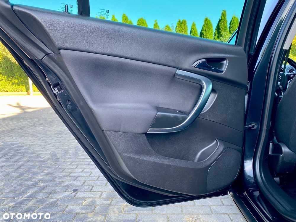 Opel Insignia - 32
