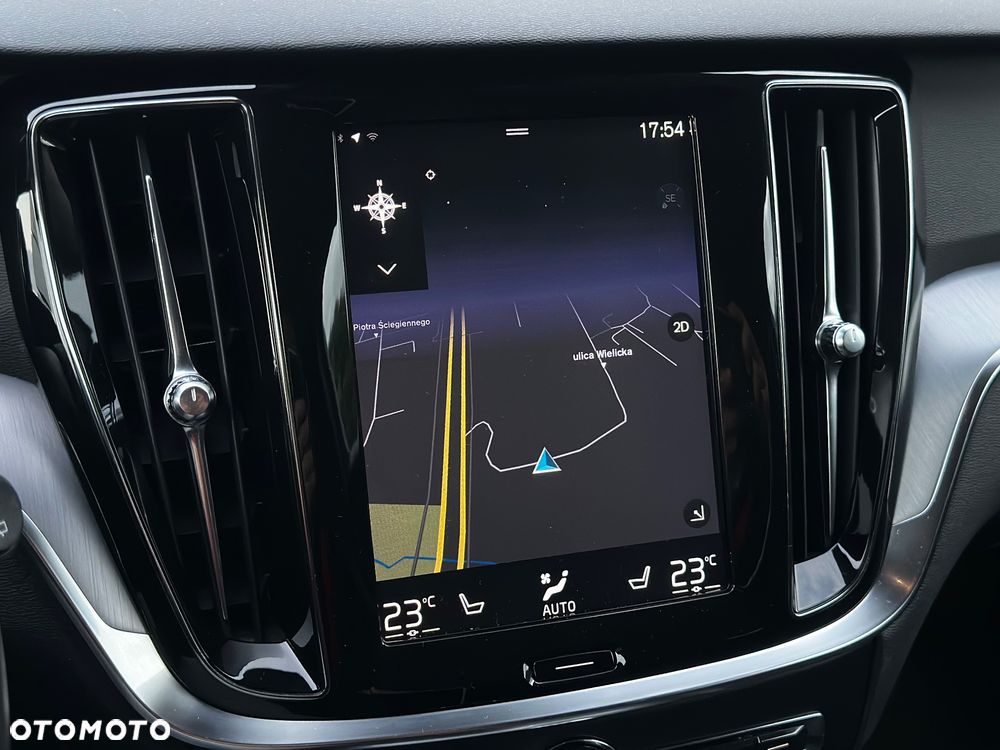 Volvo V60 Cross Country D4 AWD - 28