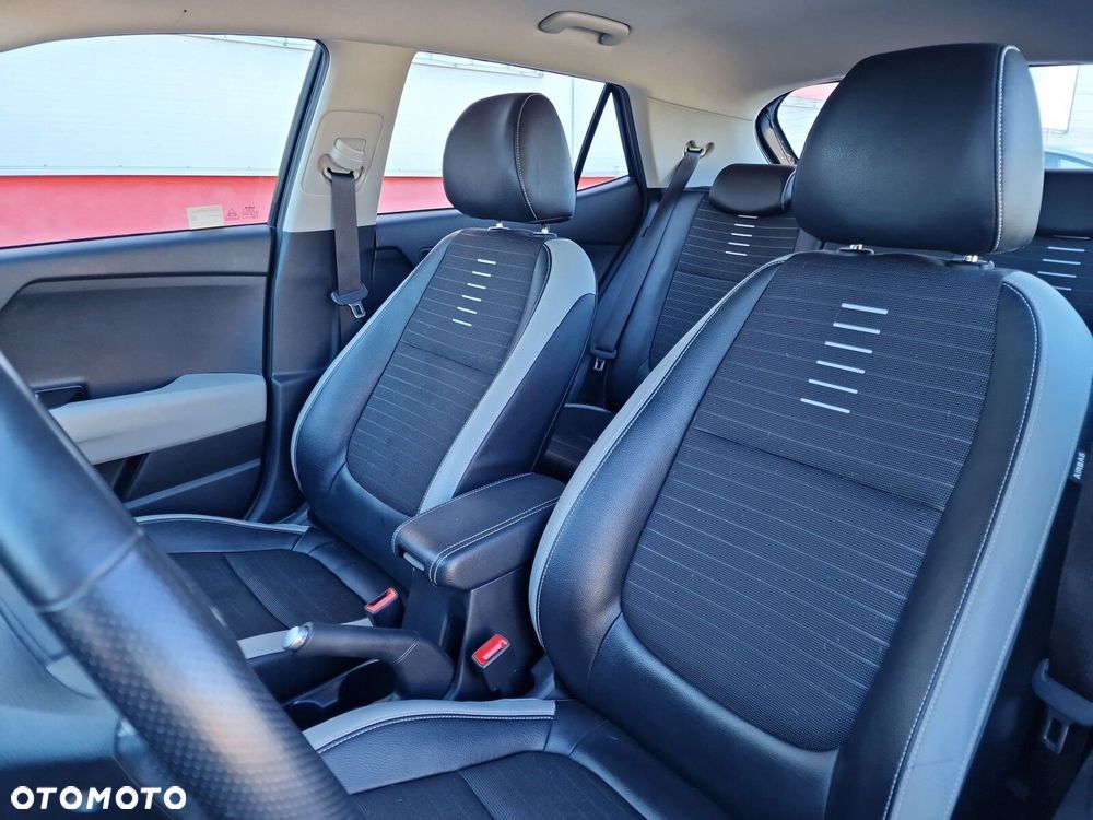 Kia Stonic 1.2 L - 11