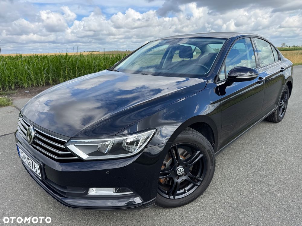Volkswagen Passat - 1