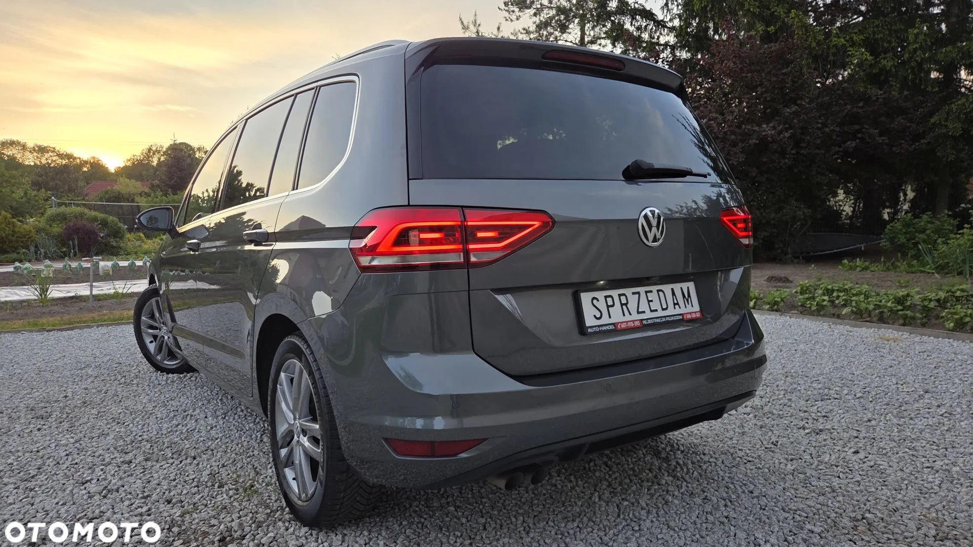 Volkswagen Touran 2.0 TDI SCR Highline - 14