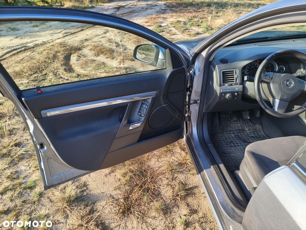 Opel Vectra 1.8 Essentia - 10