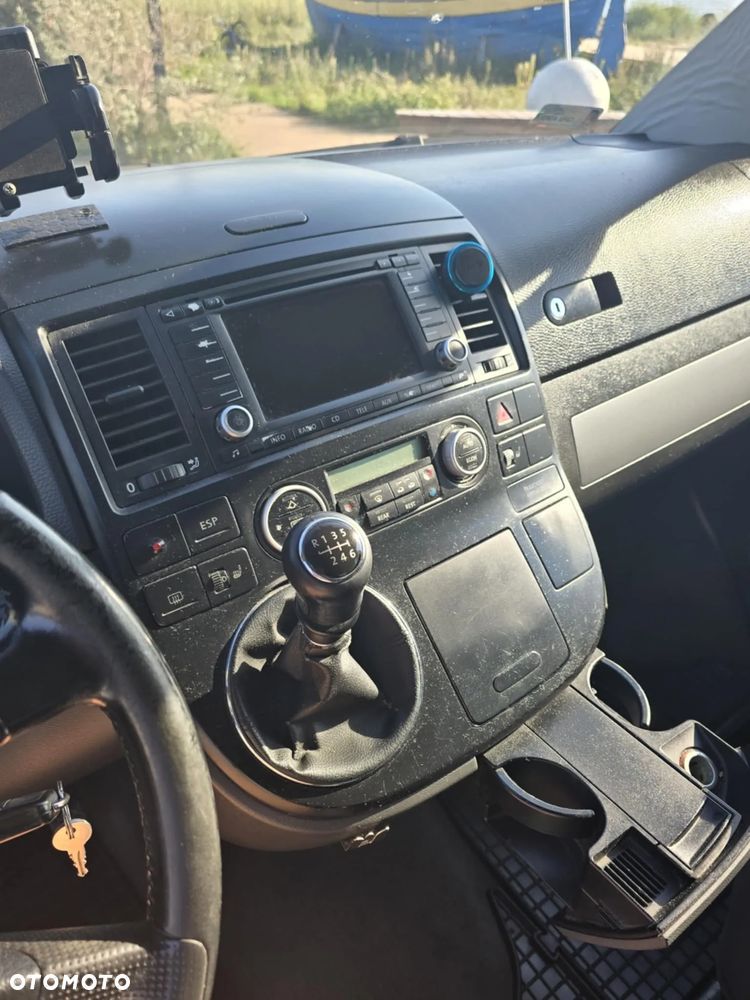 Volkswagen Multivan - 11