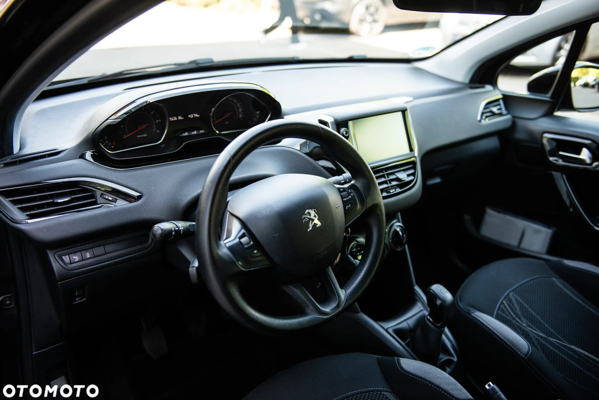 Peugeot 208 1.2 PureTech Allure - 15