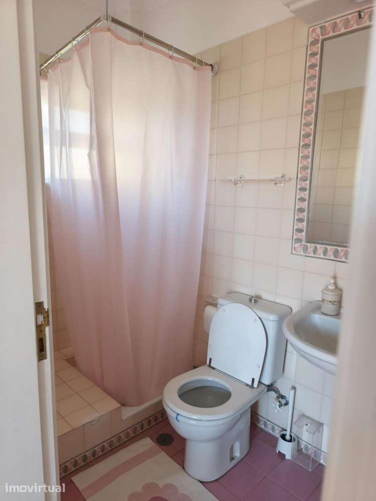 Quarto - localizado em Setubal - Grande imagem: 5/11