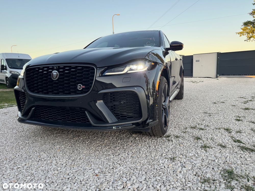 Jaguar F-Pace P550 AWD SVR - 6