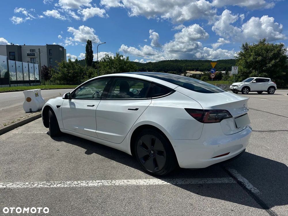 Tesla Model 3 - 8