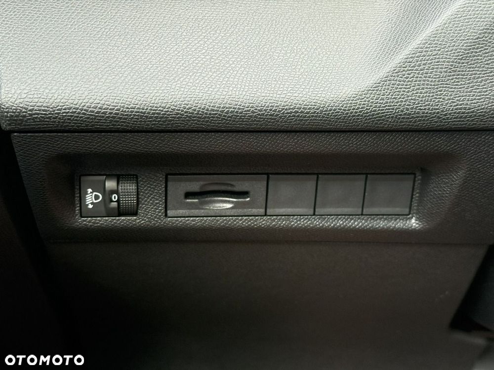 Peugeot 308 BlueHDi 130 EAT8 Allure - 24