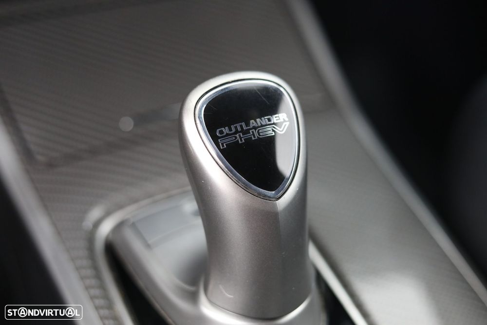 Mitsubishi Outlander 2.4 Instyle - 13