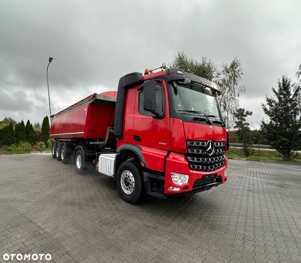 Mercedes-Benz Arocs 1853 4x4 HydroDrive Zestaw z Naczepa