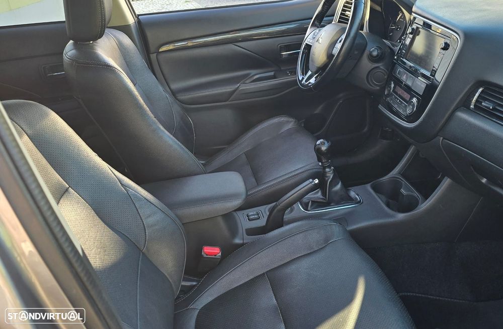 Mitsubishi Outlander 2.2 DI-D Instyle Navi - 6