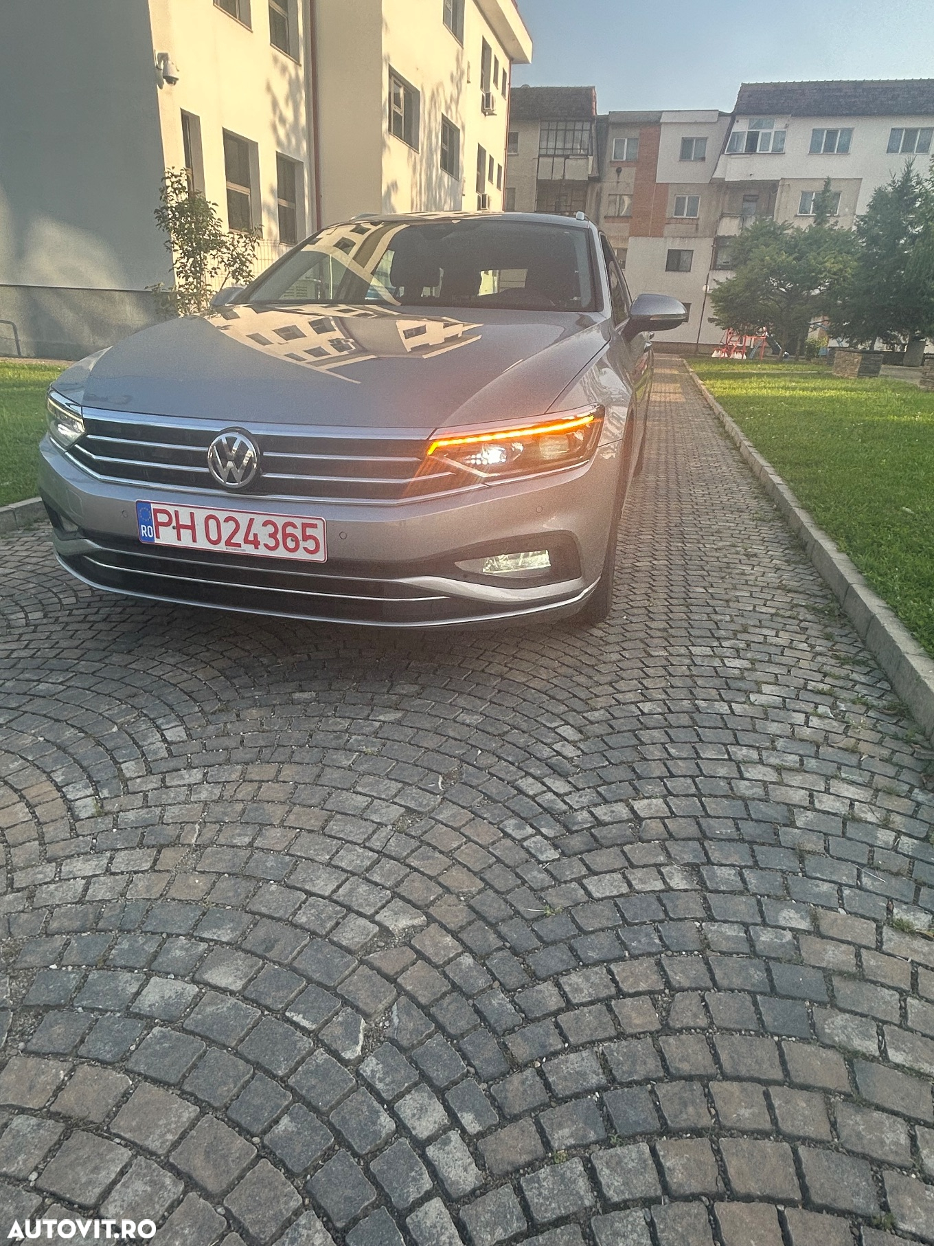 Volkswagen Passat Variant 1.6 TDI (BlueMotion Technology) DSG Comfortline - 8