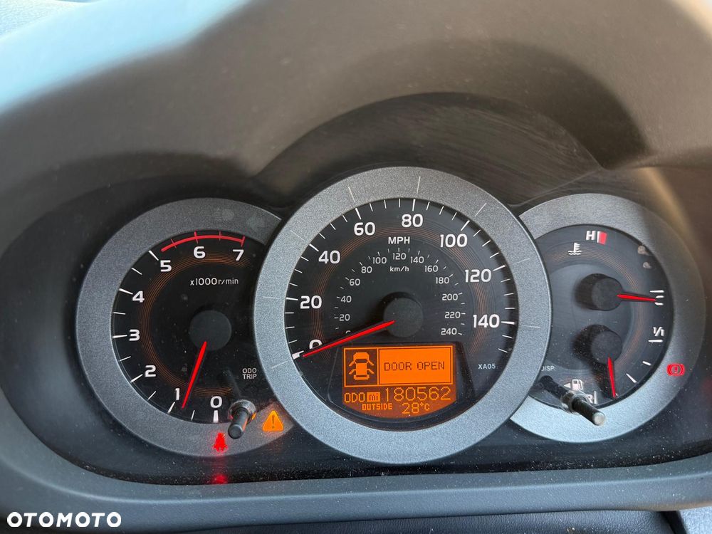 Toyota RAV4 - 8