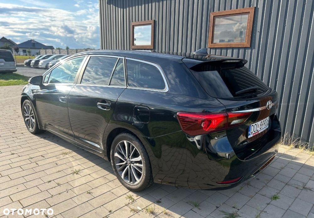 Toyota Avensis - 6