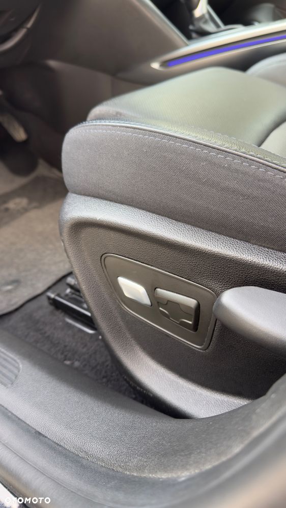 Renault Megane BLUE dCi 150 EDC BOSE EDITION - 16