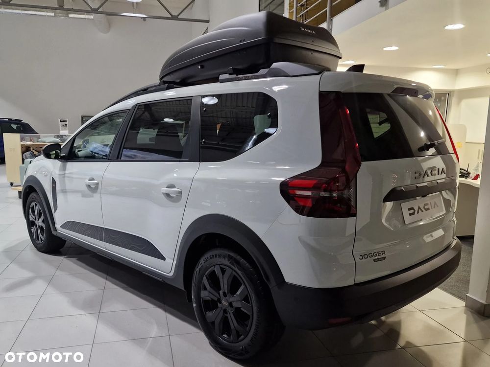 Dacia Jogger 1.6 Full Hybrid 140 Extreme MMT - 4