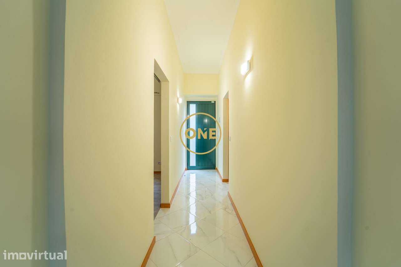 Moradia totalmente renovada, no centro da Ribeira Grande - Grande imagem: 4/26