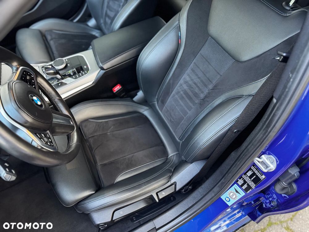 BMW Seria 3 318d M Sport - 27