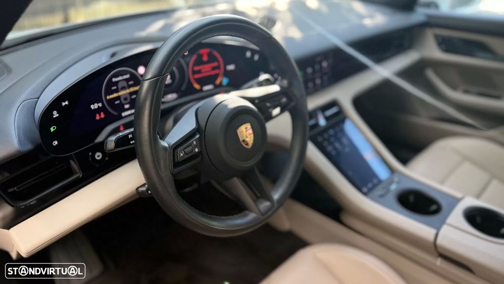 Porsche Taycan 4 - 15