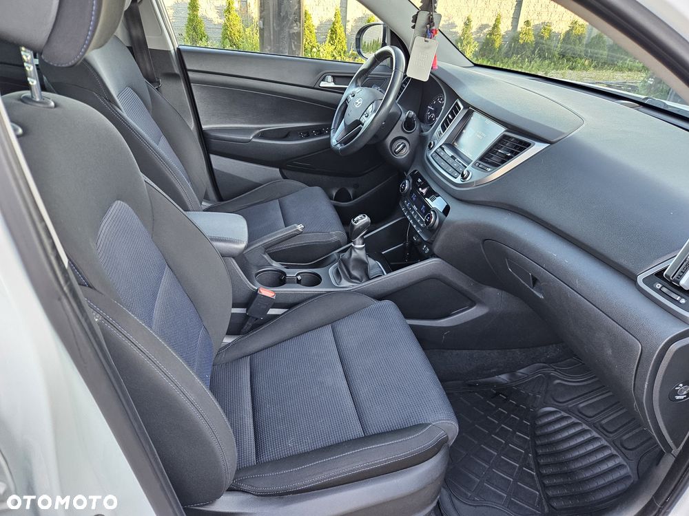 Hyundai Tucson 1.6 GDI BlueDrive GO 2WD - 23